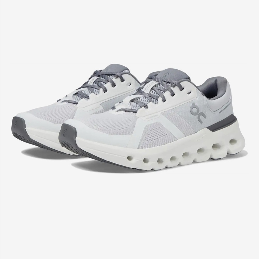 On Cloudrunner2. Size 8.5